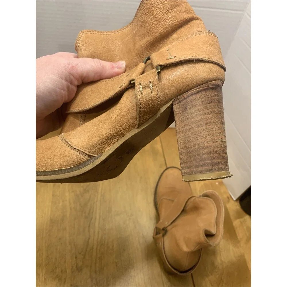 Sundance Boots Womens 7.5 US 38 EU Tan Harness Ankle Bootie Leather Stacked Heel